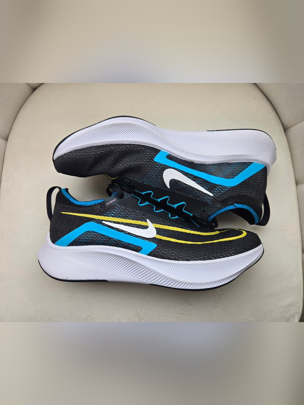 Nike Men's Zoom Fly 4 Running Shoes